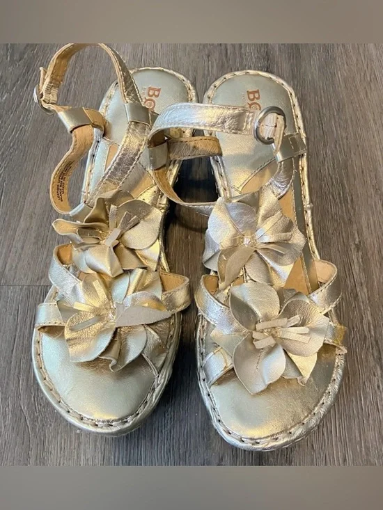 Born Strappy Gold Floral wedge sandals size 8 - Picture 1 of 6